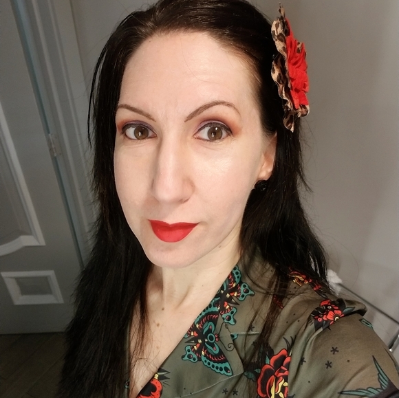 Meet your Posher, Karen - Picture 2 of 2